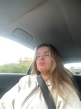 Snapshot of maisiesmithx chatting on November 16, 2025, 12:21 pm maisiesmithx online show from November 16, 2025, 12:21 pm