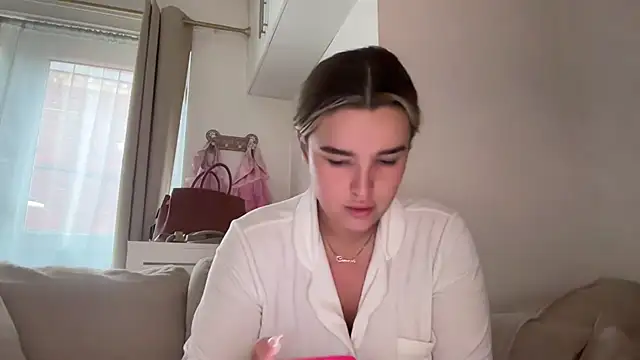 Snapshot of maisiesmithx chatting on October 29, 2025, 3:33 pm maisiesmithx online show from October 29, 2025, 3:33 pm