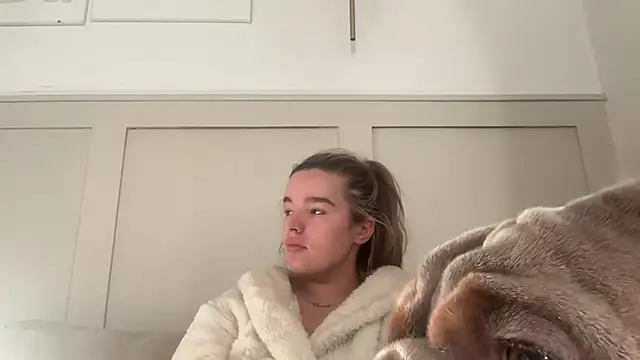 Snapshot of maisiesmithx chatting on November 17, 2025, 10:19 am maisiesmithx online show from November 17, 2025, 10:19 am