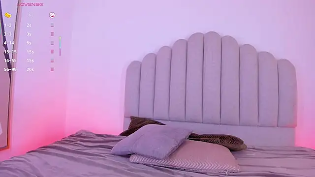 Snapshot of Nikki_Angel_ chatting on December 4, 2025, 7:35 pm Nikki Angel online show from December 4, 2025, 7:35 pm