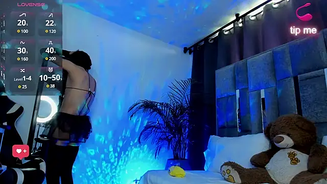 Snapshot of sue___0 chatting on December 15, 2024, 2:16 pm sue 0 online show from December 15, 2024, 2:16 pm