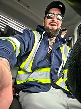 Beardedtattood online show from November 9, 2025, 3:16 pm