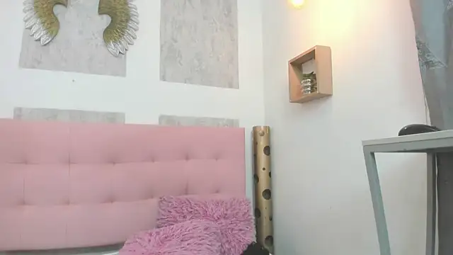 zhamira 21 online show from December 20, 2025, 9:06 pm