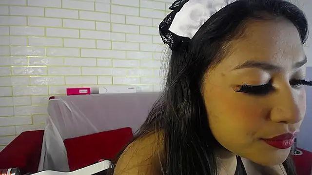 Snapshot of ricura_mily chatting on November 13, 2025, 4:05 am ricura mily online show from November 13, 2025, 4:05 am