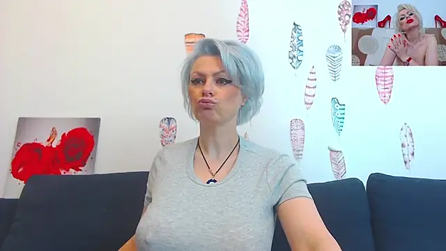 ForeverBarbie  online show from April 16, 2026, 1:50 am