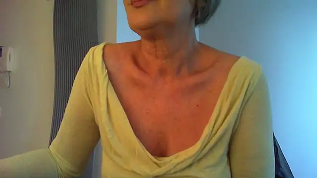   Angel78   online show from October 10, 2025, 12:17 pm