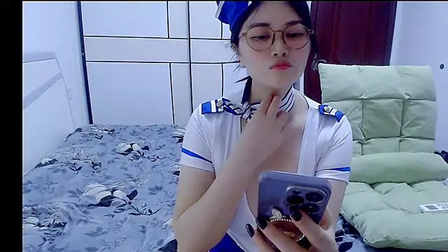 Snapshot of Little-sweet chatting on November 15, 2025, 12:31 pm Little-sweet online show from November 15, 2025, 12:31 pm