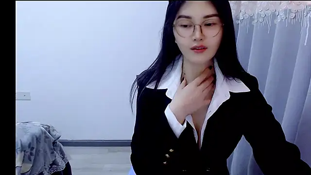 Snapshot of Little-sweet chatting on November 6, 2025, 2:15 am Little-sweet online show from November 6, 2025, 2:15 am