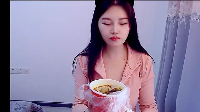 Snapshot of Little-sweet chatting on November 2, 2025, 1:10 am Little-sweet online show from November 2, 2025, 1:10 am