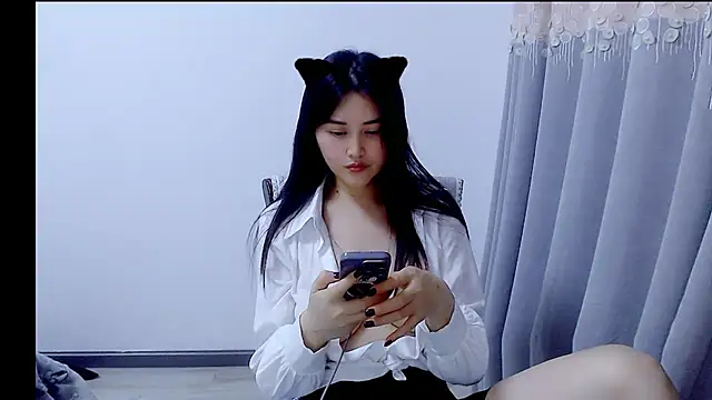 Snapshot of Little-sweet chatting on November 9, 2025, 1:15 pm Little-sweet online show from November 9, 2025, 1:15 pm