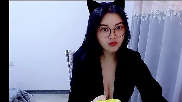 Snapshot of Little-sweet chatting on November 10, 2025, 1:21 am Little-sweet online show from November 10, 2025, 1:21 am