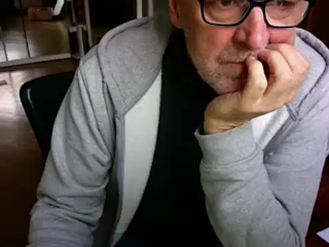 Snapshot of Traumsommer2 chatting on December 5, 2024, 11:33 am Traumsommer2 online show from December 5, 2024, 11:33 am