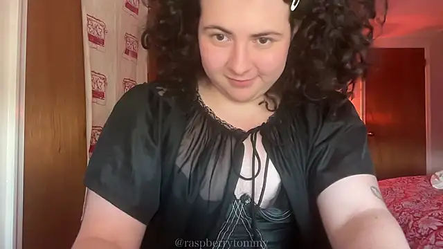 Snapshot of RaspberryTommyFTM chatting on April 7, 2026, 5:59 pm RaspberryTommyFTM online show from April 7, 2026, 5:59 pm