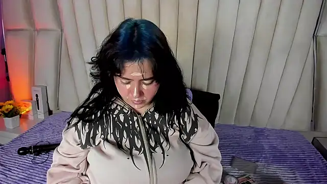 Snapshot of Victoria_Rossy chatting on June 16, 2026, 9:48 pm Victoria Rossy online show from June 16, 2026, 9:48 pm