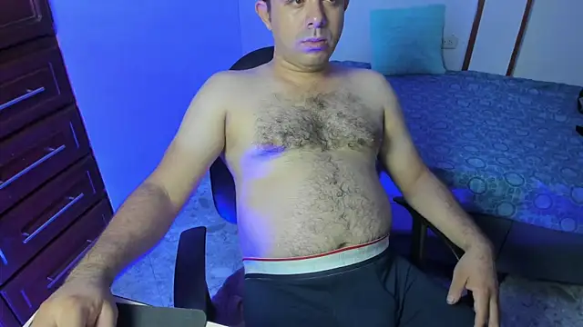 Snapshot of maxx_sexx_ chatting on February 2, 2025, 11:40 am maxx sexx online show from February 2, 2025, 11:40 am