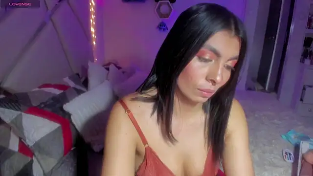 Snapshot of roxannkanneth__ chatting on October 4, 2025, 1:29 am roxannkanneth   online show from October 4, 2025, 1:29 am