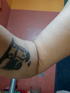 Snapshot of Mardul-ce chatting on October 19, 2025, 4:54 pm Mardul-ce online show from October 19, 2025, 4:54 pm