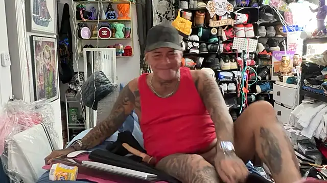 joeytatts66 online show from March 21, 2026, 2:46 am