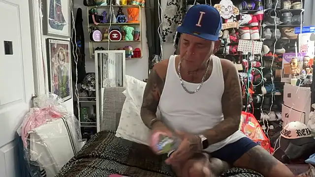 joeytatts66 online show from March 3, 2026, 2:40 am