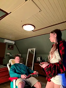 Snapshot of Alice1_secret chatting on October 12, 2025, 3:13 pm Alice1 secret online show from October 12, 2025, 3:13 pm