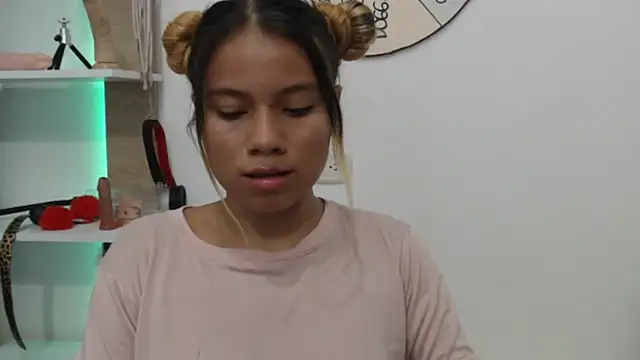 Snapshot of Naomi991 chatting on September 23, 2025, 8:38 pm Naomi991 online show from September 23, 2025, 8:38 pm