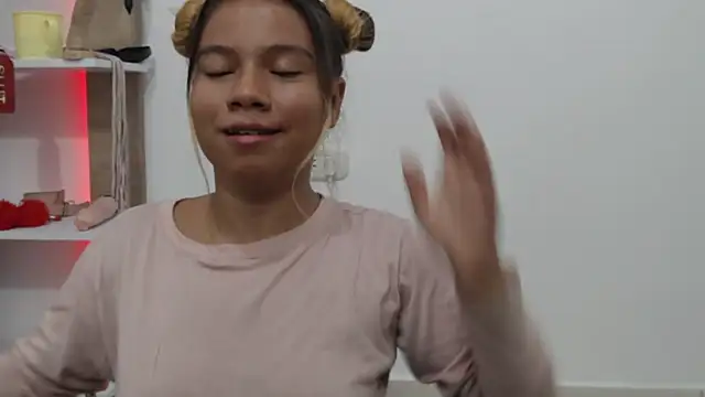 Snapshot of Naomi991 chatting on September 28, 2025, 9:22 pm Naomi991 online show from September 28, 2025, 9:22 pm