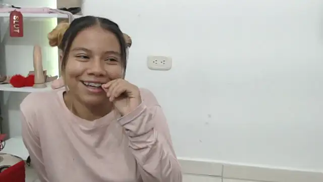 Snapshot of Naomi991 chatting on September 26, 2025, 9:32 pm Naomi991 online show from September 26, 2025, 9:32 pm