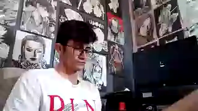 Snapshot of Loggan_donnelly chatting on December 4, 2025, 9:25 pm Loggan donnelly online show from December 4, 2025, 9:25 pm