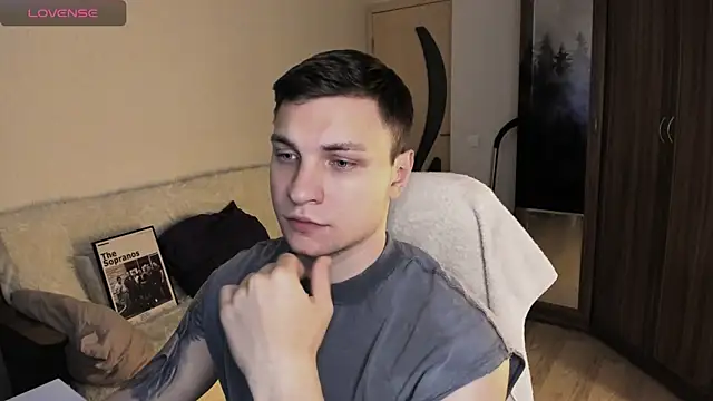 handsome guy01 online show from October 5, 2025, 3:47 pm