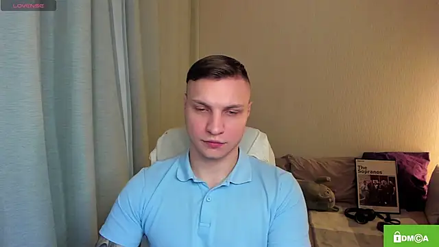 handsome guy01 online show from April 15, 2026, 7:58 pm