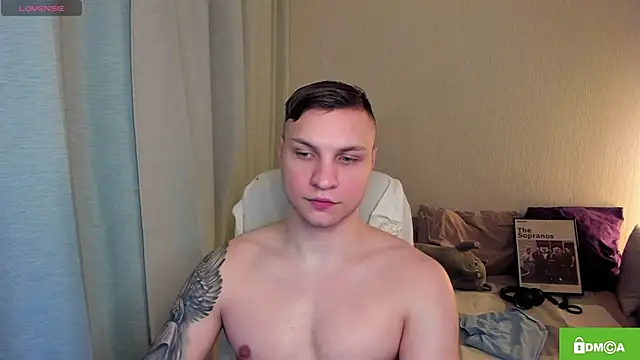 handsome guy01 online show from April 16, 2026, 9:39 pm