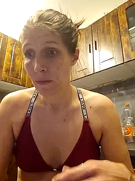 Lenchen  online show from March 4, 2026, 9:00 pm