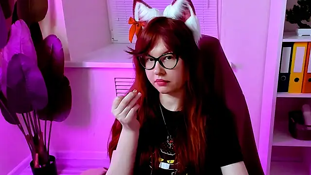 Snapshot of CarolGiggly chatting on November 30, 2025, 2:23 am CarolGiggly online show from November 30, 2025, 2:23 am