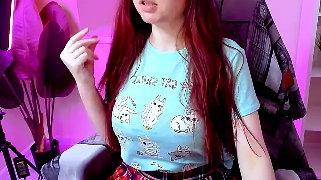 CarolGiggly online show from April 16, 2026, 12:39 pm