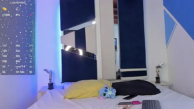 Snapshot of BritannyClaire chatting on February 18, 2025, 5:20 am BritannyClaire online show from February 18, 2025, 5:20 am