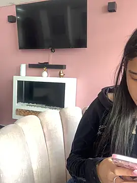 Snapshot of Praga_Pink chatting on April 23, 2026, 1:35 pm Praga Pink online show from April 23, 2026, 1:35 pm