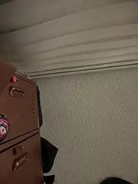 Snapshot of Praga_Pink chatting on November 16, 2025, 12:37 am Praga Pink online show from November 16, 2025, 12:37 am