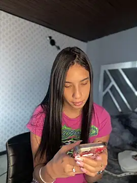 Snapshot of Praga_Pink chatting on April 25, 2026, 1:41 pm Praga Pink online show from April 25, 2026, 1:41 pm