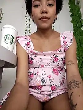 Snapshot of lianisrose chatting on July 9, 2026, 9:14 pm lianisrose online show from July 9, 2026, 9:14 pm