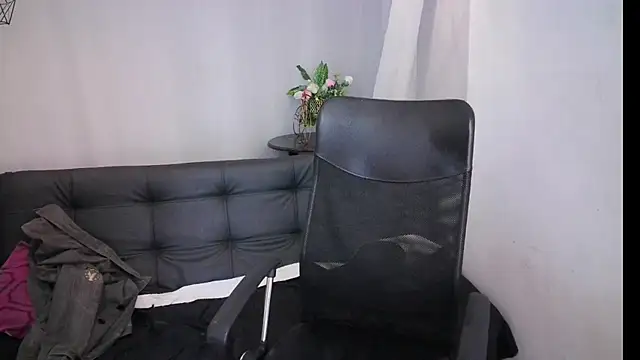 Snapshot of Aurora_ath chatting on March 8, 2025, 3:50 am Aurora ath online show from March 8, 2025, 3:50 am