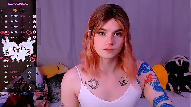 Snapshot of Alice_Hells chatting on November 23, 2025, 1:32 pm Alice Hells online show from November 23, 2025, 1:32 pm