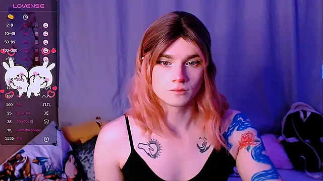 Snapshot of Alice_Hells chatting on December 14, 2025, 5:57 am Alice Hells online show from December 14, 2025, 5:57 am