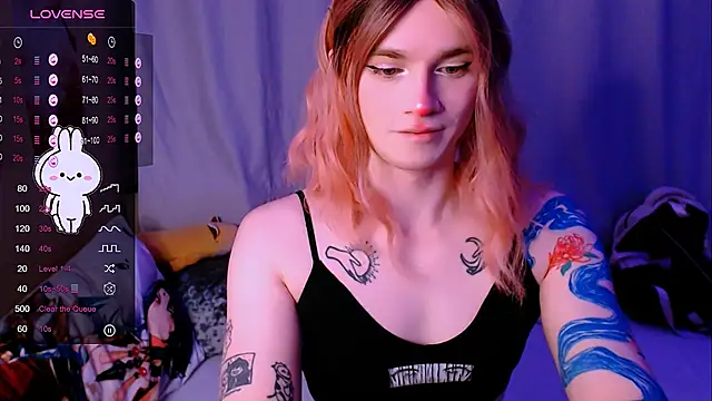 Snapshot of Alice_Hells chatting on December 15, 2025, 5:13 am Alice Hells online show from December 15, 2025, 5:13 am