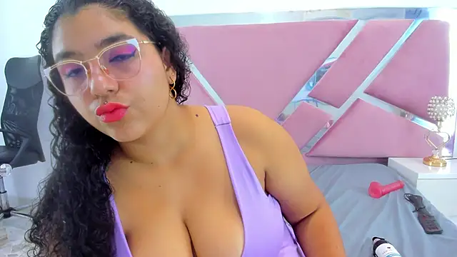 Snapshot of Tiffanymiller00 chatting on December 26, 2024, 4:25 pm Tiffanymiller00 online show from December 26, 2024, 4:25 pm