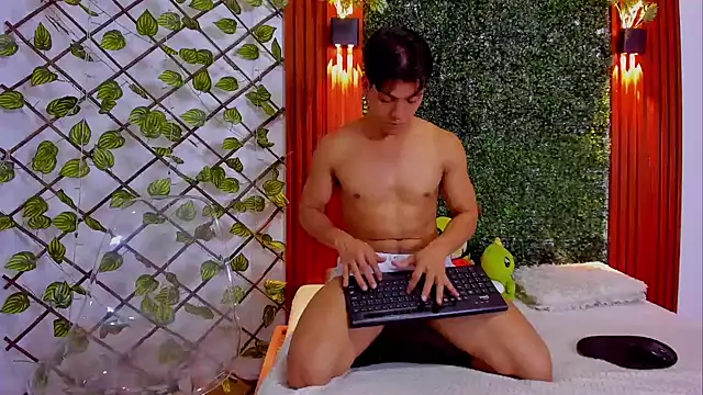 Valentino  X online show from November 21, 2025, 6:12 am