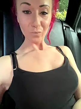 Snapshot of SweetSolez chatting on October 27, 2025, 2:40 pm SweetSolez online show from October 27, 2025, 2:40 pm