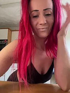 Snapshot of SweetSolez chatting on December 16, 2025, 11:36 am SweetSolez online show from December 16, 2025, 11:36 am