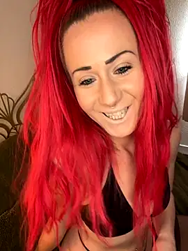 Snapshot of SweetSolez chatting on November 26, 2025, 2:28 pm SweetSolez online show from November 26, 2025, 2:28 pm