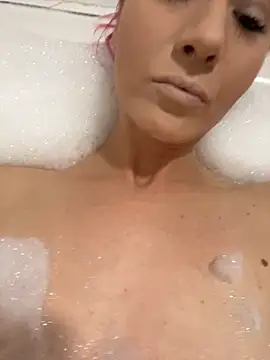 Snapshot of SweetSolez chatting on December 1, 2025, 10:10 pm SweetSolez online show from December 1, 2025, 10:10 pm