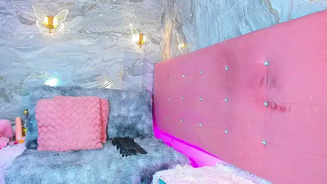 taylorbunny x online show from October 1, 2025, 3:33 am